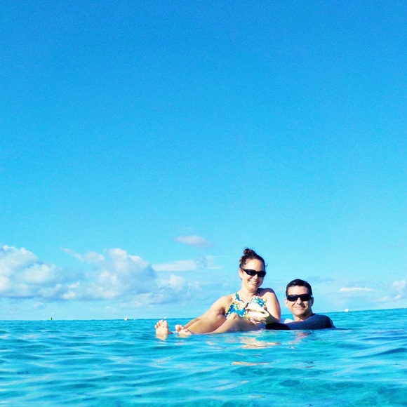 Meet your Posher, Tanya - Picture 1 of 2